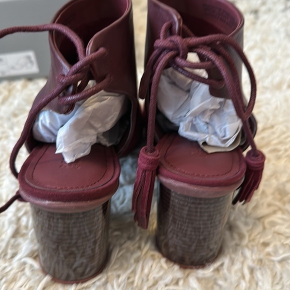 NEW Kenneth Cole Reaction Reach The Stars Peep Toe Burgundy Leather Bootie - Picture 14 of 16